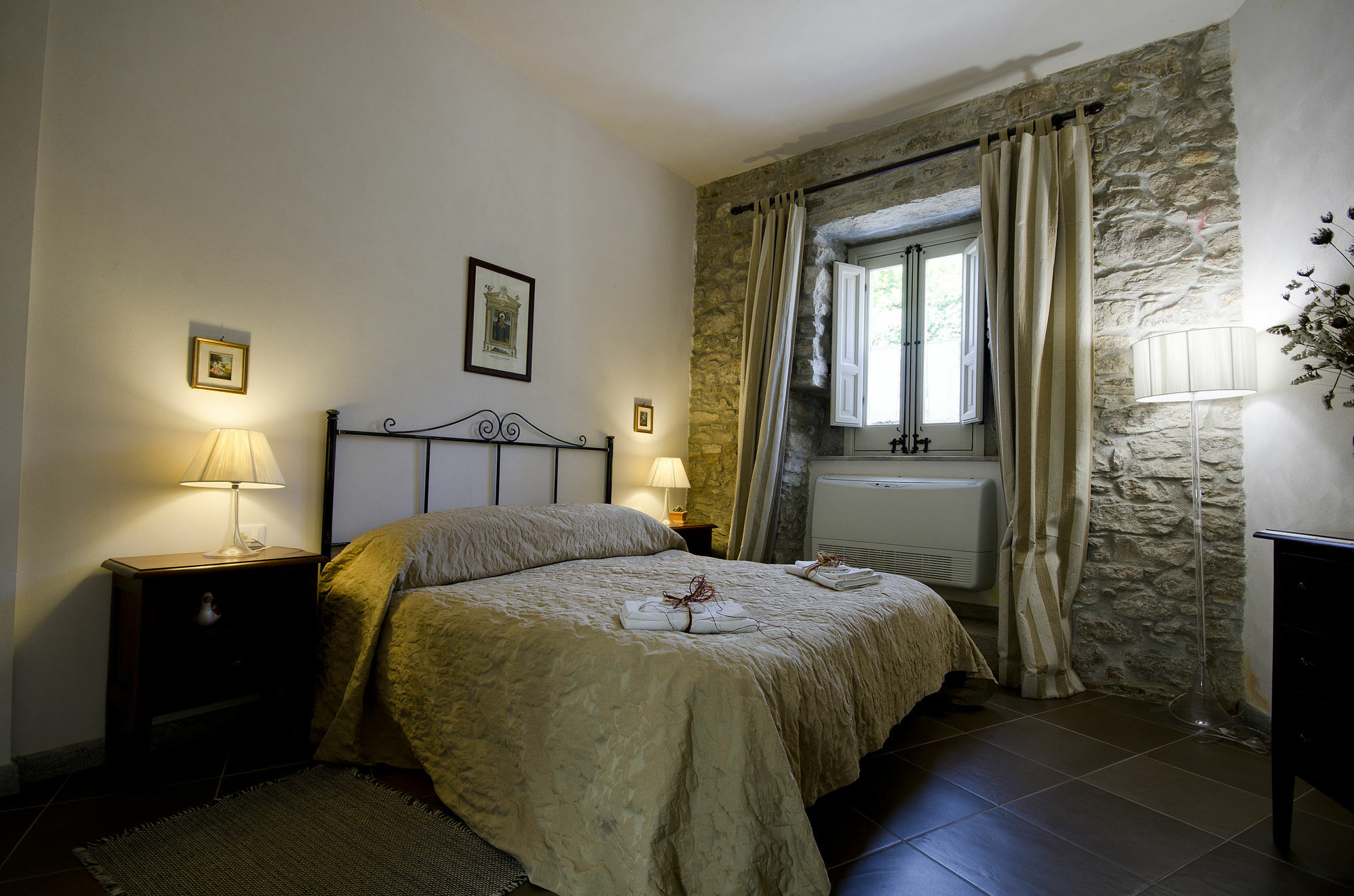 Residence Erice Pietre Antiche Eksteriør billede